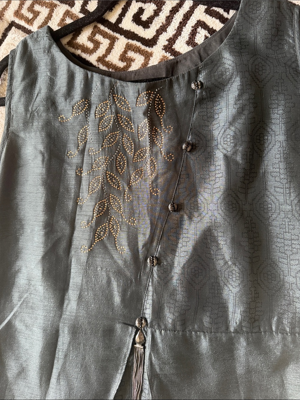 Embellished Gray Women’s Kurta with Gold Leaf Detailing